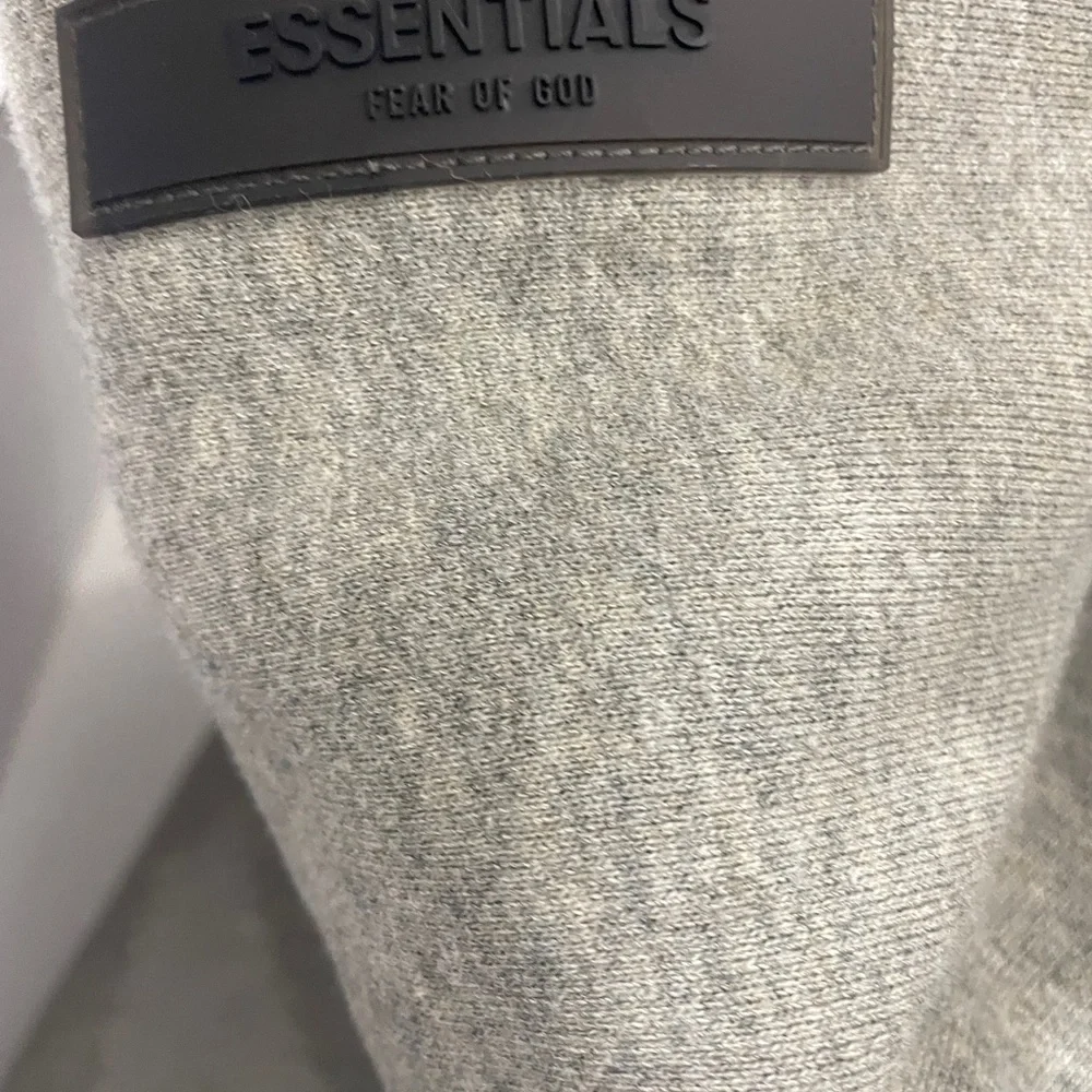Fear of God Essentials Gray Hoodie Authentic - Picture 4 of 5